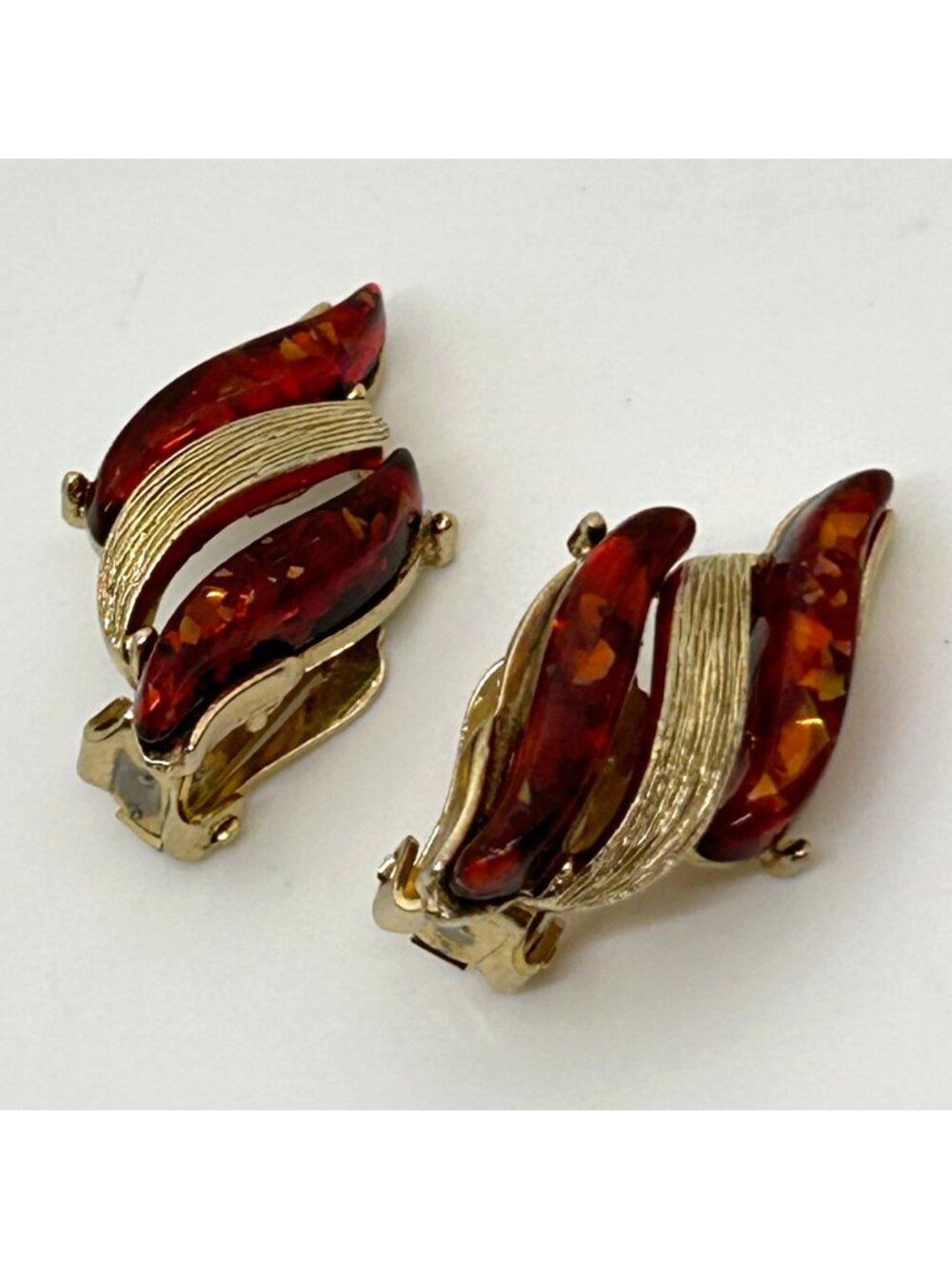 Vintage Coro Confetti Lucite Honey Gold Clip-On Earrings Mid Century Thermoset